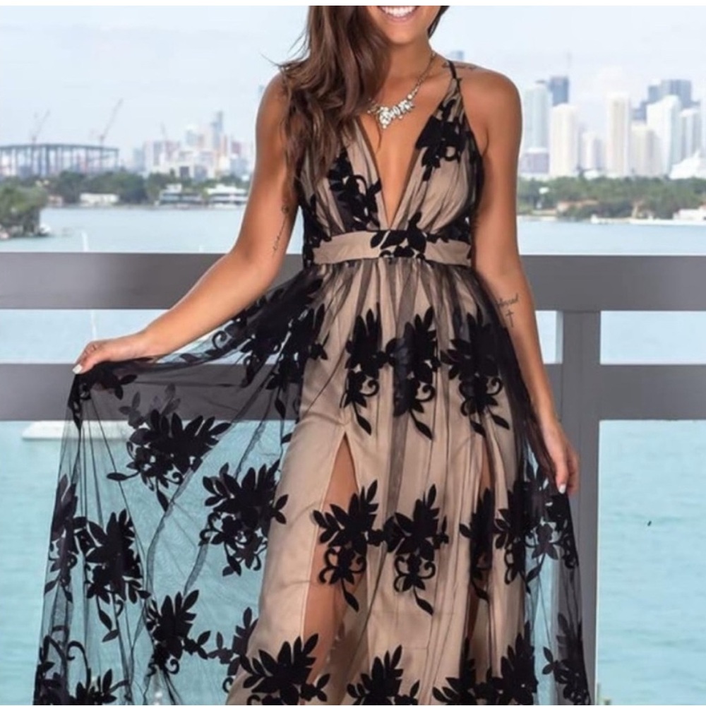 Elegant Black Floral Evening Dress